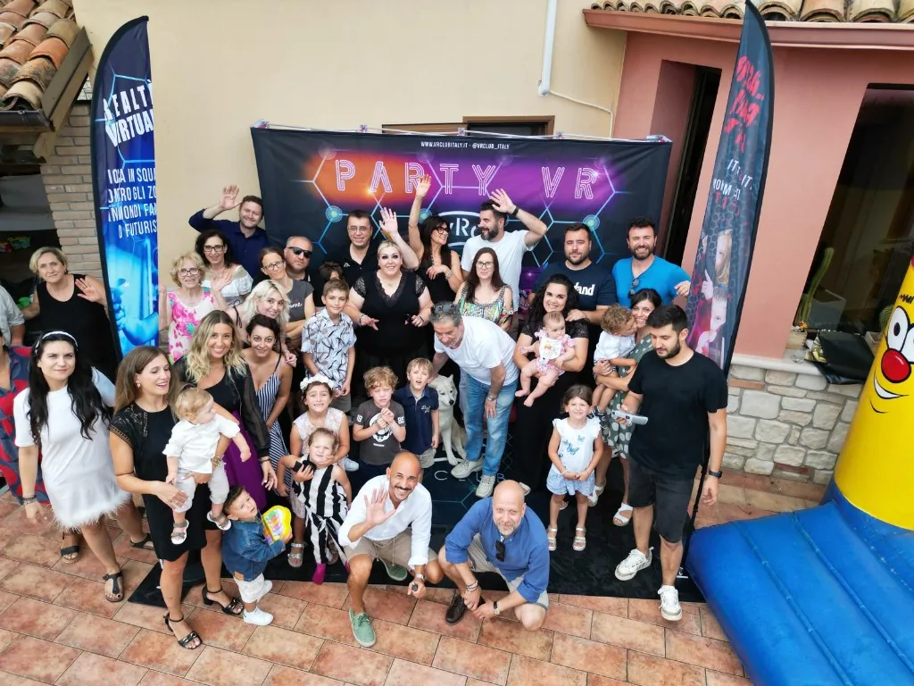 Gruppo completo alla festa Party VR a domicilio